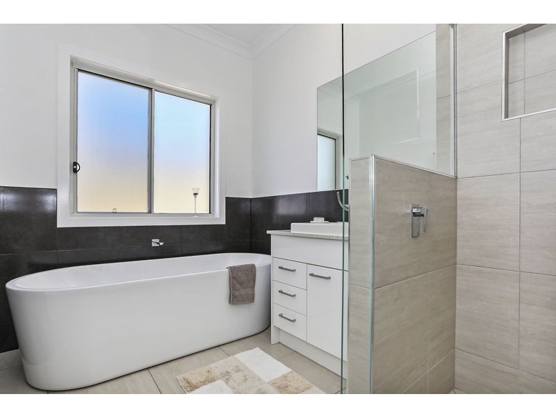 85 Pentas Drive, Bongaree QLD 4507