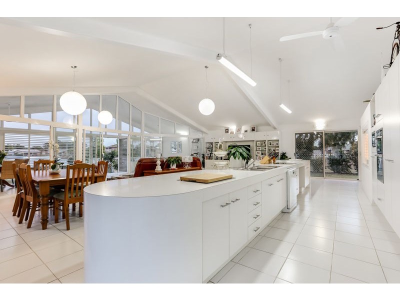 61 Phoenix Avenue, Bongaree QLD 4507