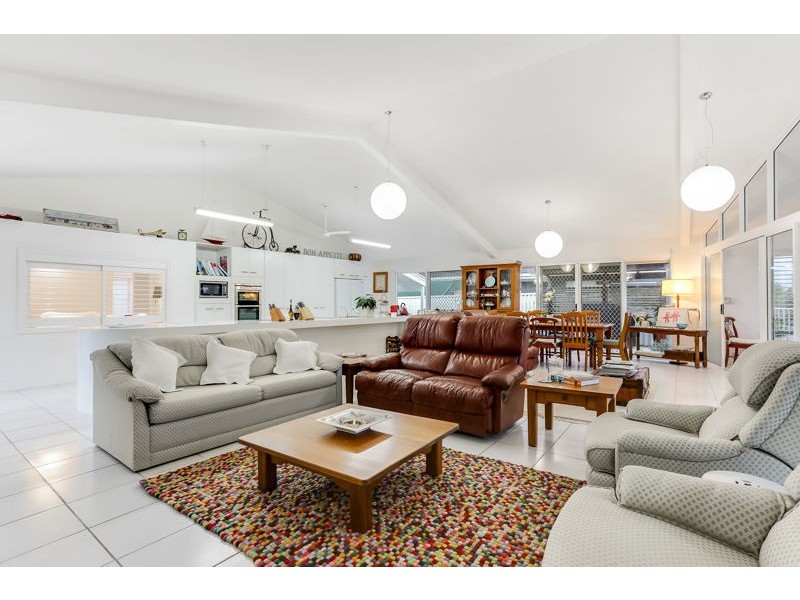 61 Phoenix Avenue, Bongaree QLD 4507