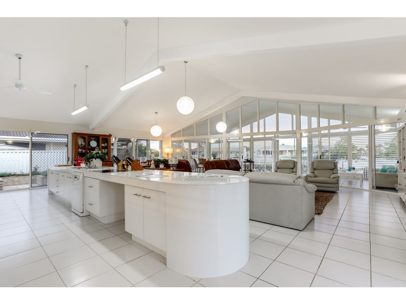 61 Phoenix Avenue, Bongaree QLD 4507