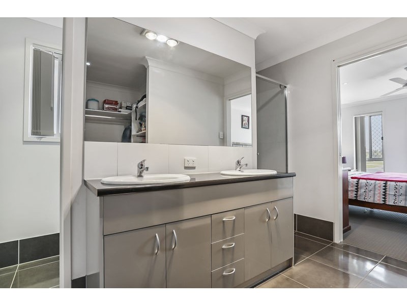 37 Grice Crescent, Ningi QLD 4511