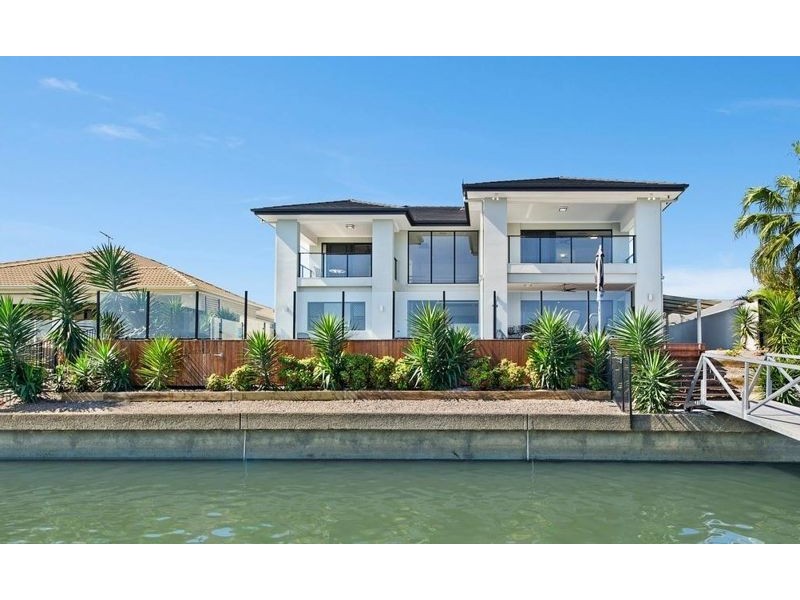 19 North Point, Banksia Beach QLD 4507