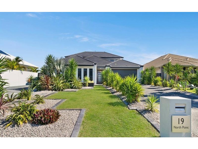 19 North Point, Banksia Beach QLD 4507