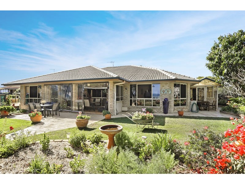 18 Loftus Place, Sandstone Point QLD 4511