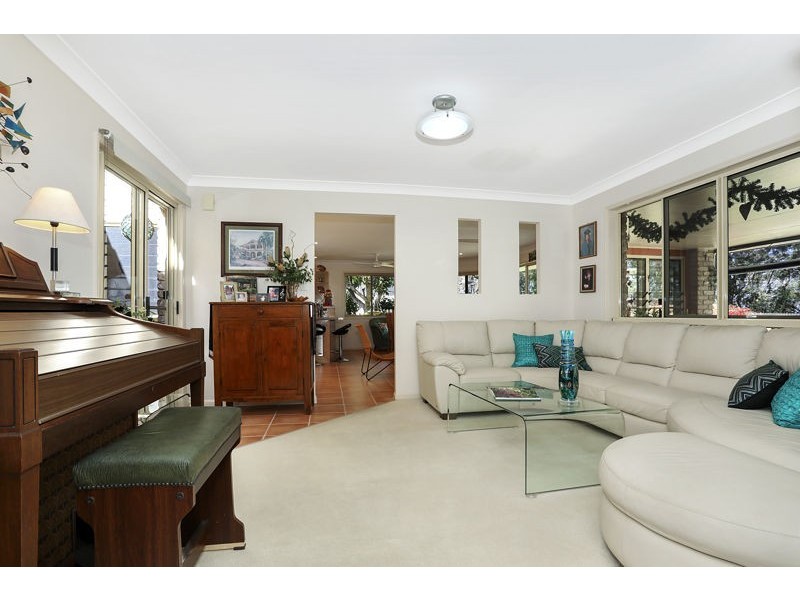 18 Loftus Place, Sandstone Point QLD 4511