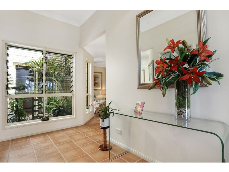 18 Loftus Place, Sandstone Point QLD 4511