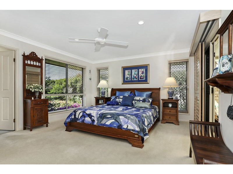 18 Loftus Place, Sandstone Point QLD 4511