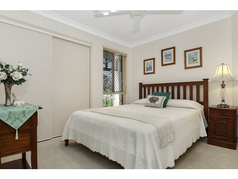 18 Loftus Place, Sandstone Point QLD 4511