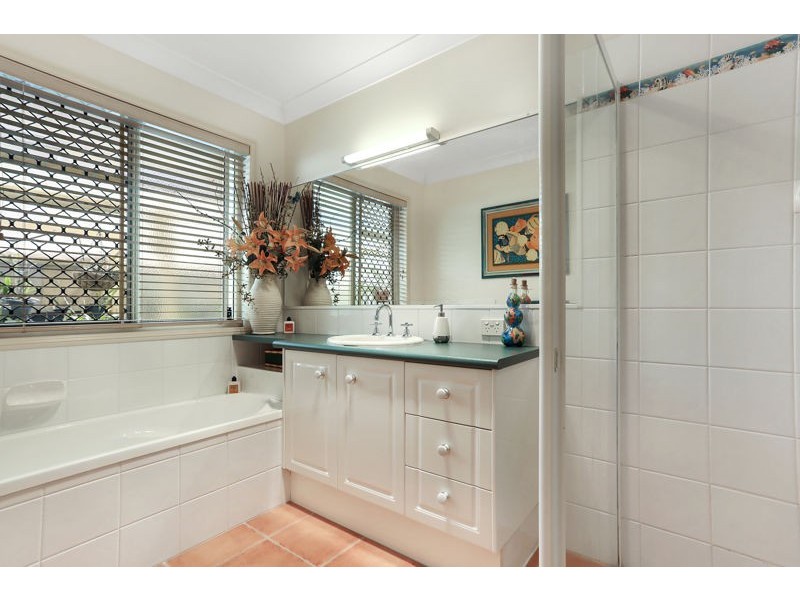 18 Loftus Place, Sandstone Point QLD 4511