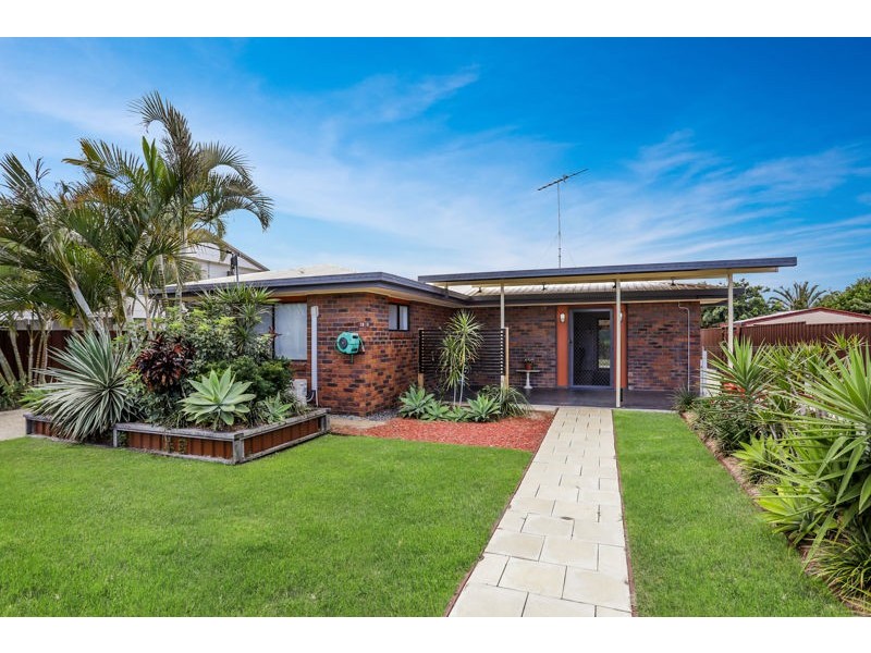 18 Hazell Avenue, Banksia Beach QLD 4507