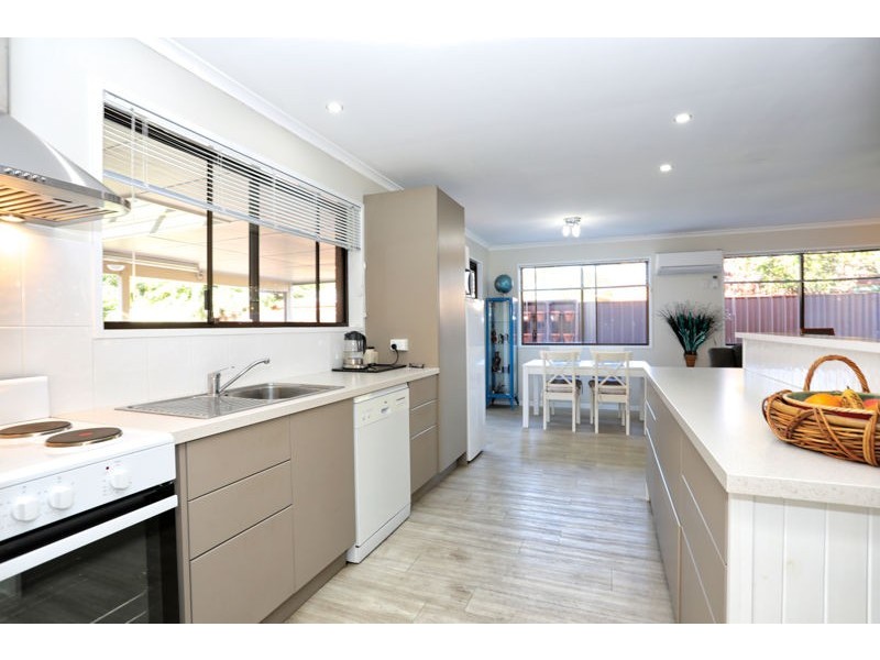 18 Hazell Avenue, Banksia Beach QLD 4507