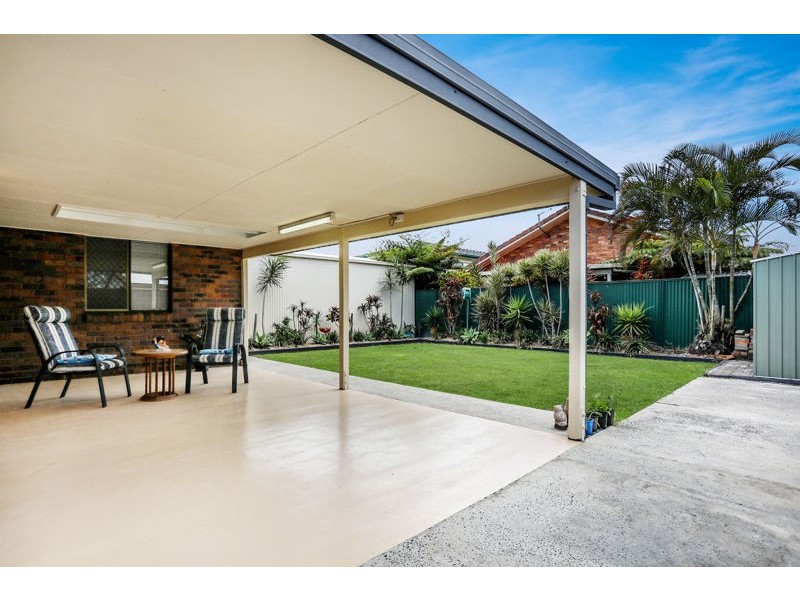 18 Hazell Avenue, Banksia Beach QLD 4507