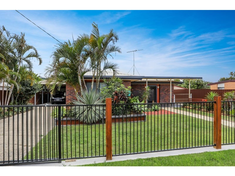 18 Hazell Avenue, Banksia Beach QLD 4507