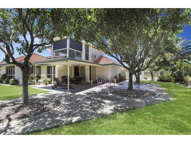121 Avon Avenue, Banksia Beach QLD 4507