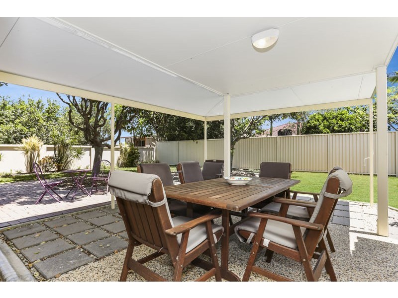 121 Avon Avenue, Banksia Beach QLD 4507