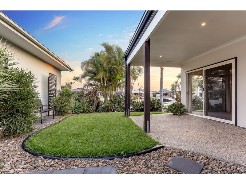 2/90 Kangaroo Avenue, Bongaree QLD 4507
