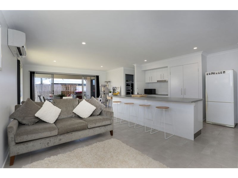 21 Cod Cct, Bongaree QLD 4507