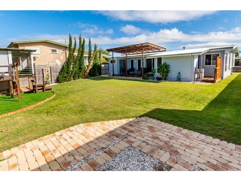 4 Paradise Parade, Bongaree QLD 4507