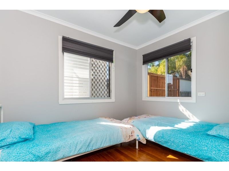 4 Paradise Parade, Bongaree QLD 4507