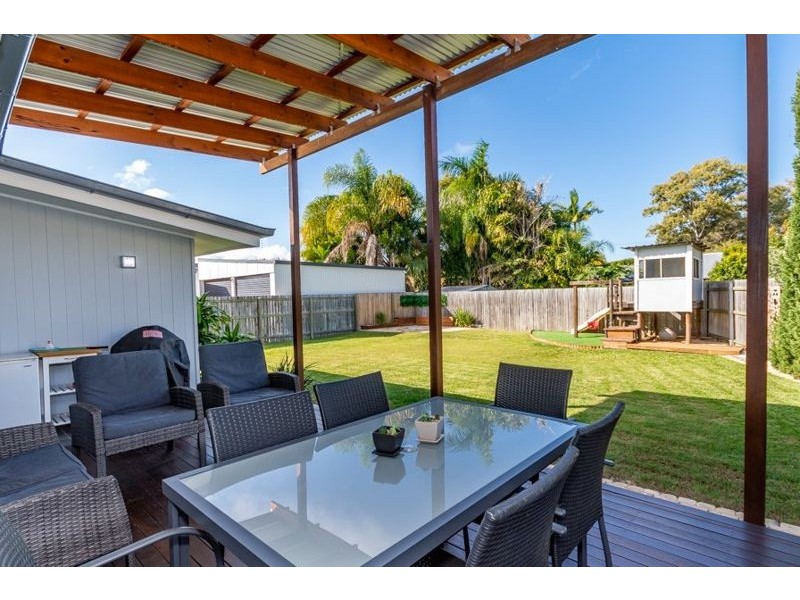 4 Paradise Parade, Bongaree QLD 4507