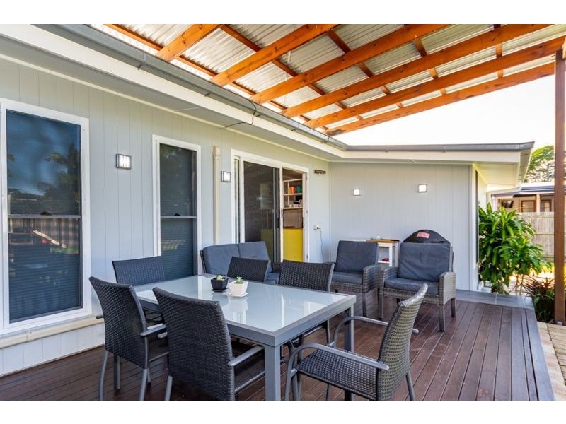 4 Paradise Parade, Bongaree QLD 4507