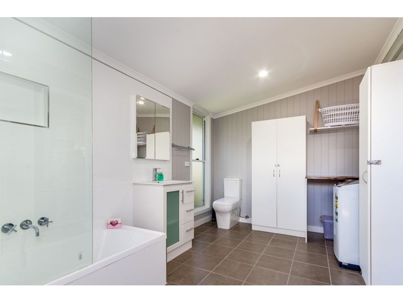 4 Paradise Parade, Bongaree QLD 4507
