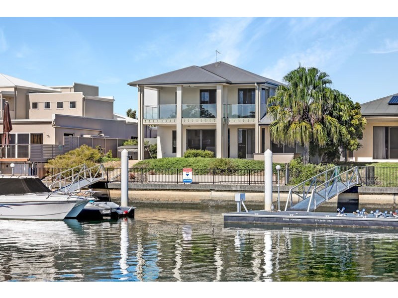 16 Raptor Parade, Banksia Beach QLD 4507