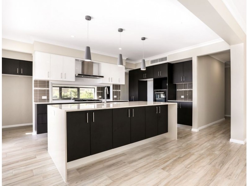 16 Raptor Parade, Banksia Beach QLD 4507