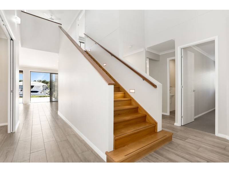16 Raptor Parade, Banksia Beach QLD 4507