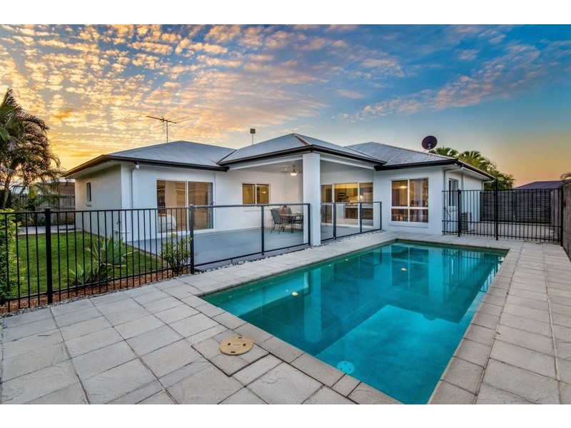 102 Marina Boulevard, Banksia Beach QLD 4507