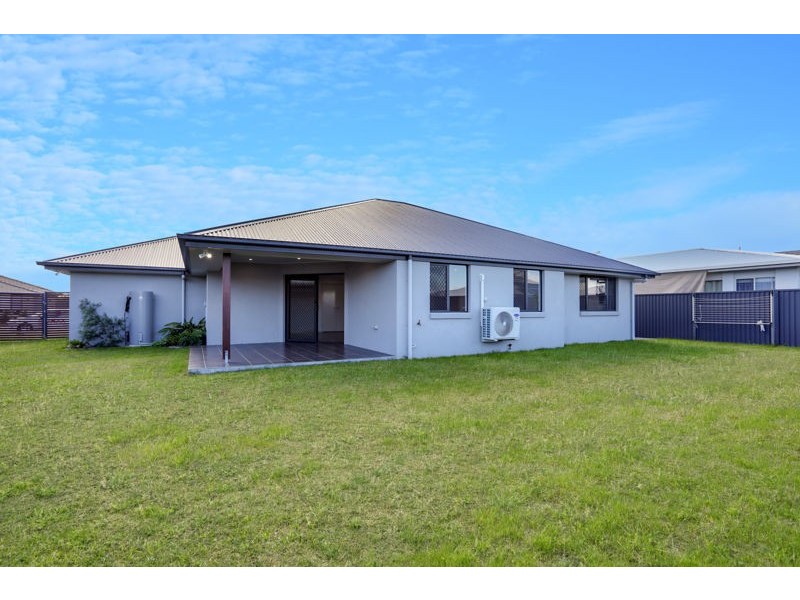 8 Bearberry Street, Banksia Beach QLD 4507