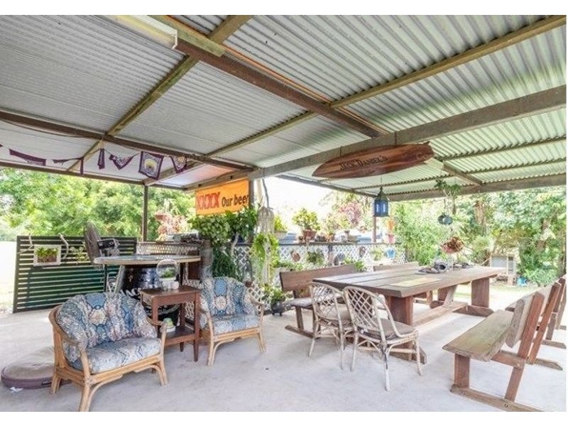 238 Wallace Road, Beachmere QLD 4510