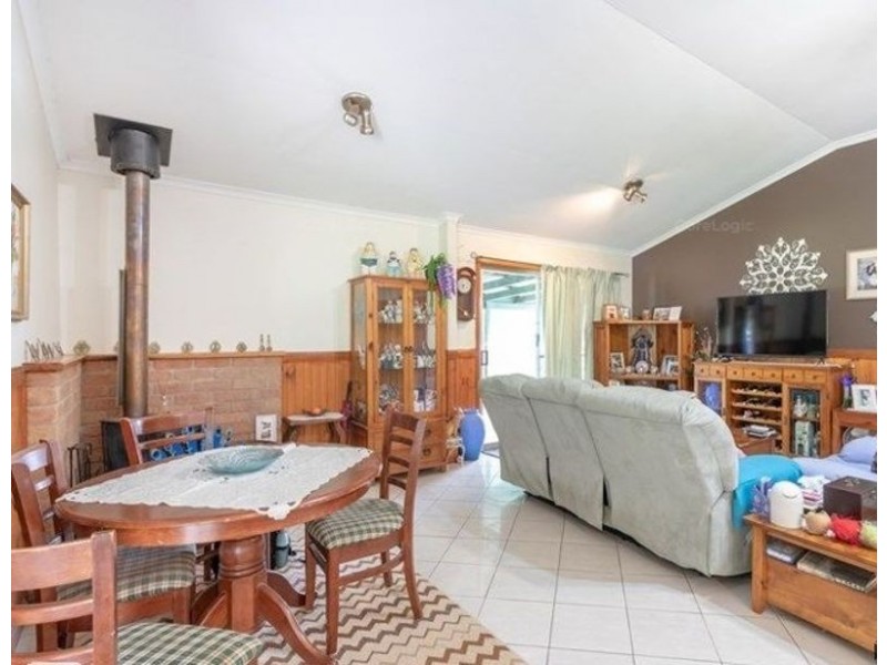 238 Wallace Road, Beachmere QLD 4510