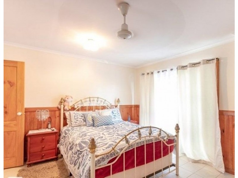 238 Wallace Road, Beachmere QLD 4510