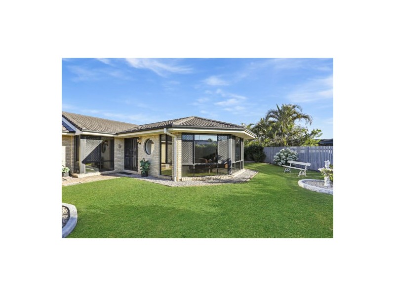 9 Mossman Way, Sandstone Point QLD 4511