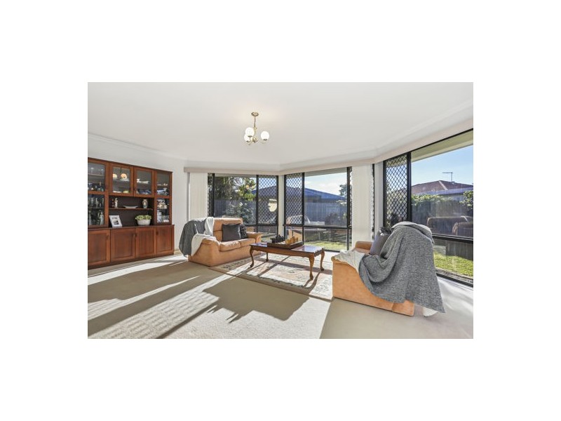 9 Mossman Way, Sandstone Point QLD 4511