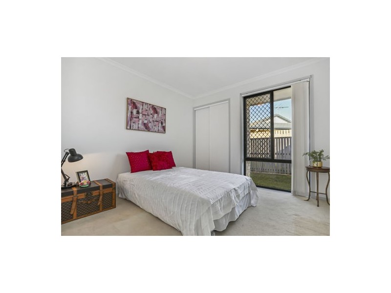 9 Mossman Way, Sandstone Point QLD 4511