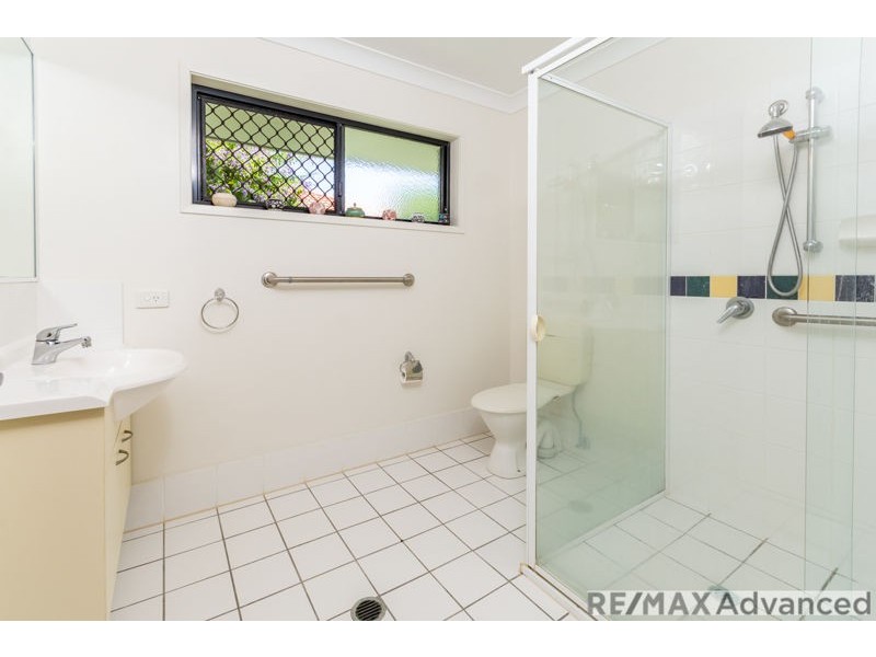 10/8 Spinnaker Drive (Seabreeze Court), Sandstone Point QLD 4511