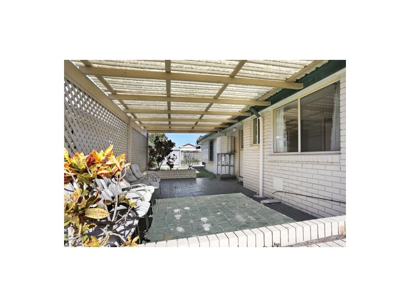 40 Dolphin Drive, Bongaree QLD 4507