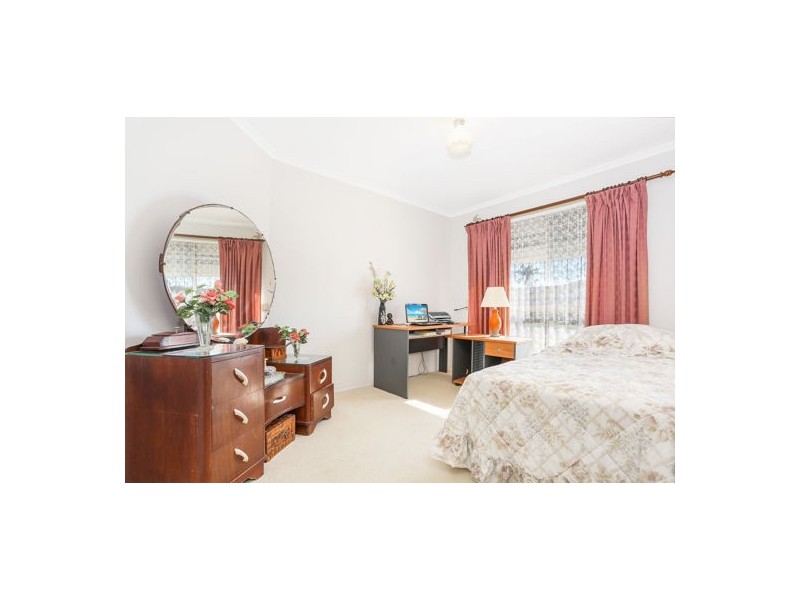 15 Trent Court, Sandstone Point QLD 4511