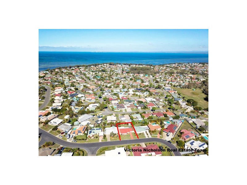 15 Trent Court, Sandstone Point QLD 4511