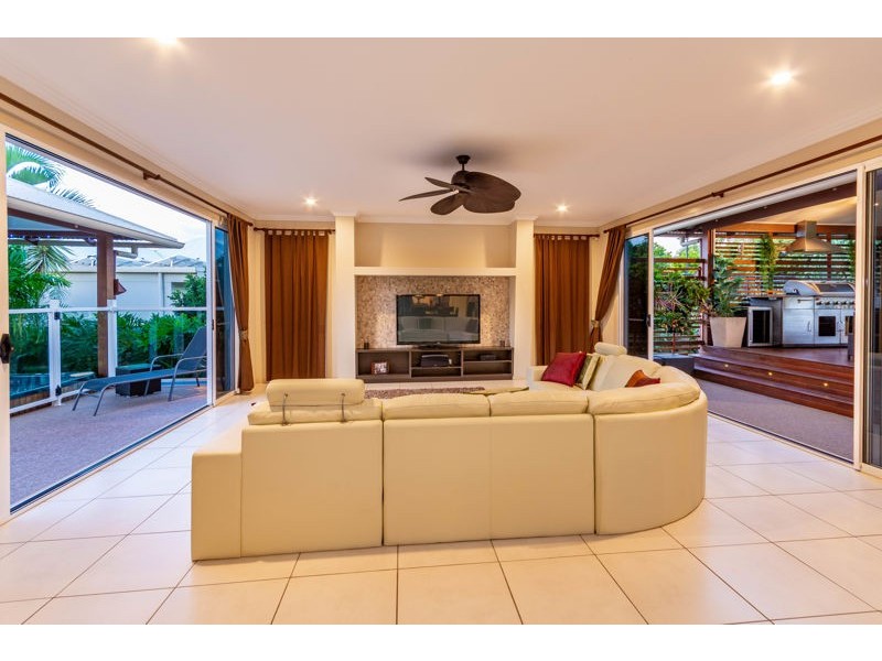 19 Seaside Drive, Banksia Beach QLD 4507