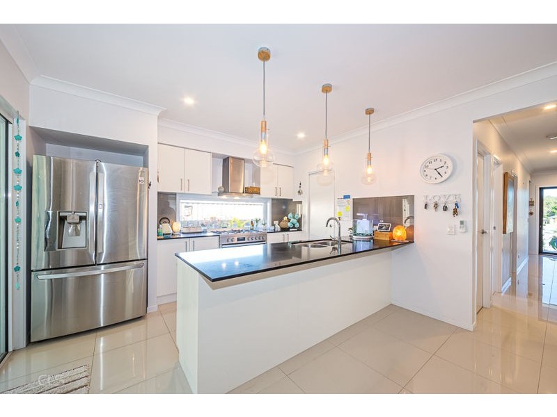 31 Bora Place, Ningi QLD 4511
