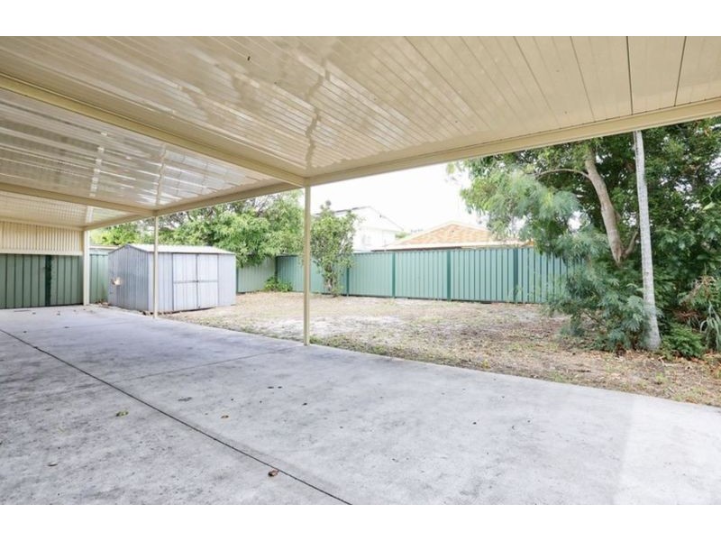 52 Spowers St, Bongaree QLD 4507