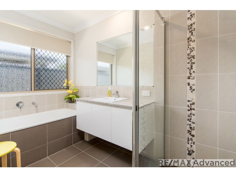 13 Beaufort Circuit, Banksia Beach QLD 4507