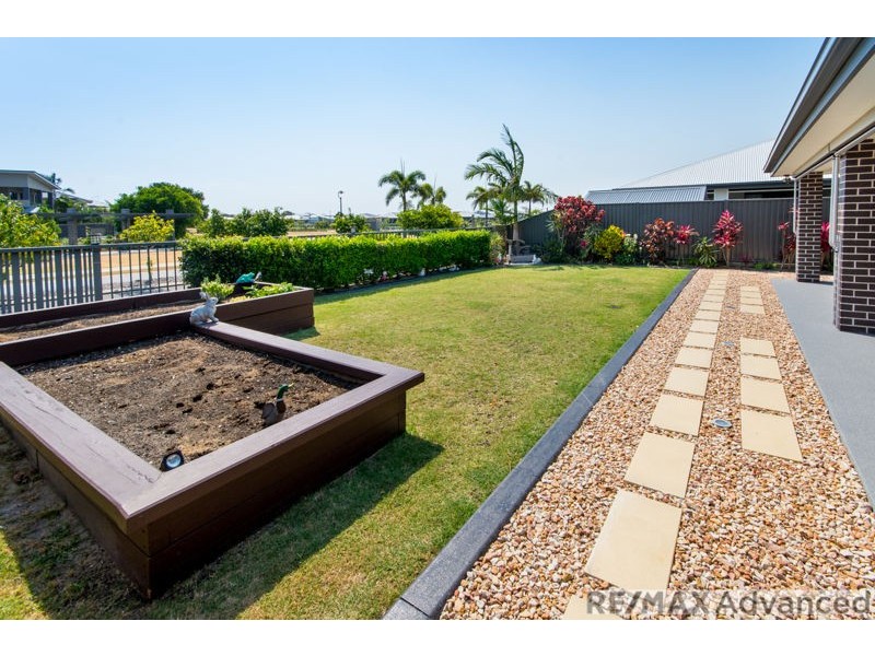 13 Beaufort Circuit, Banksia Beach QLD 4507