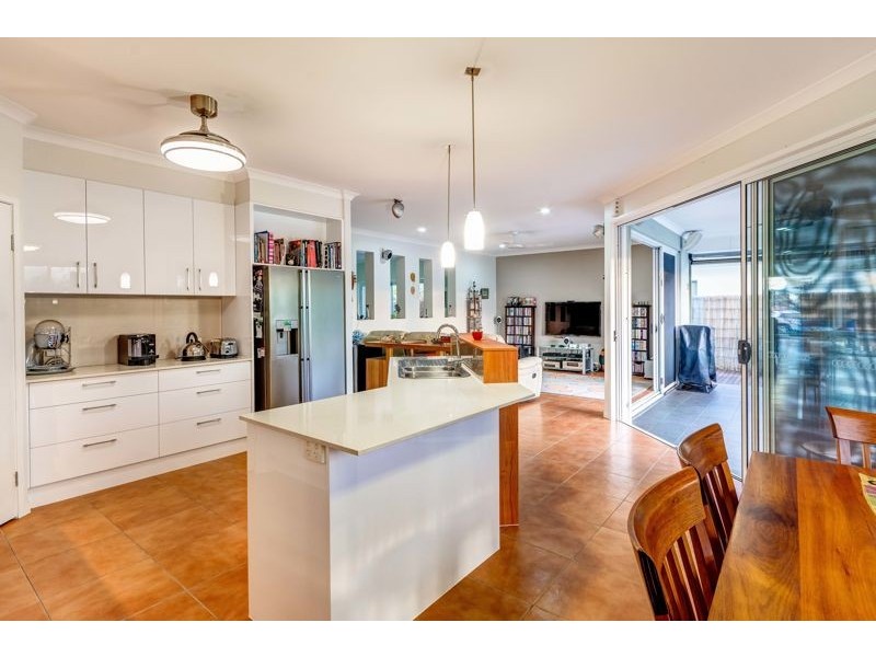 39 Blueberry Street, Banksia Beach QLD 4507