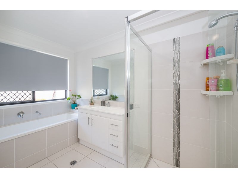 27 Honeymyrtle Street, Banksia Beach QLD 4507