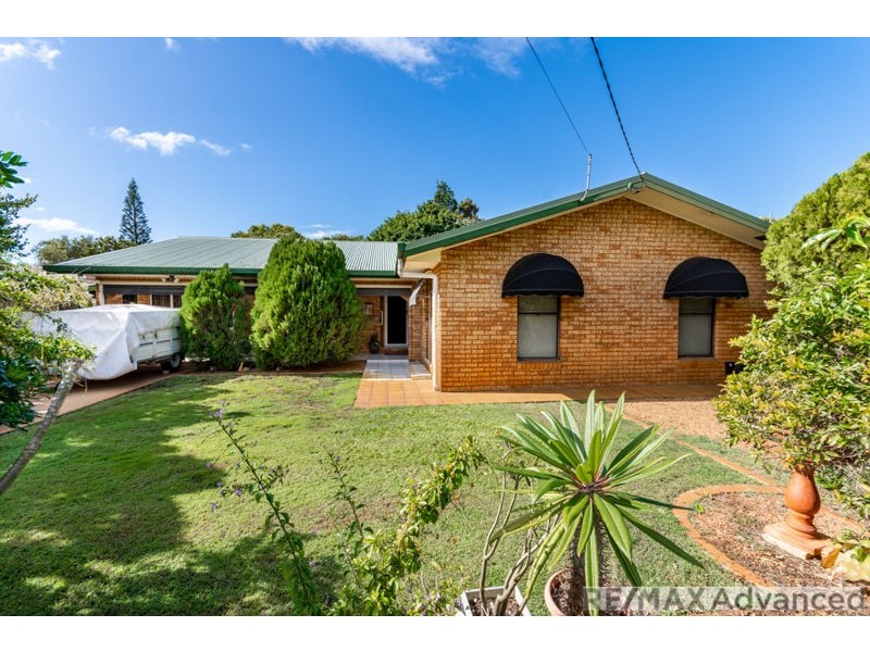 4 Captain Cook Drive, Banksia Beach QLD 4507
