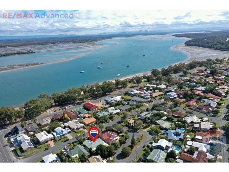 4 Captain Cook Drive, Banksia Beach QLD 4507